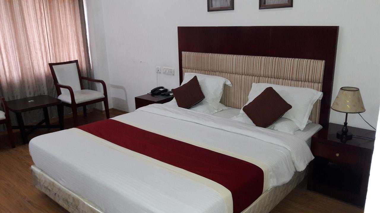 Aroma Residency Hotel Tinsukia Exterior foto